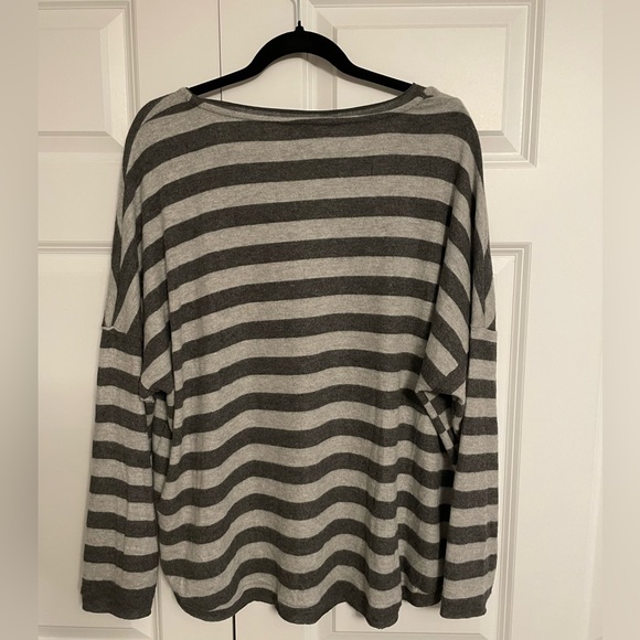 112. NWOT Peyton Jensen V Neck Grey Striped Cozy Soft Long Sleeve Sweater, Sz XL - Picture 3 of 6